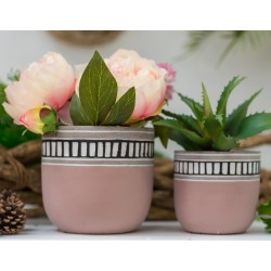 Cache pot en ciment rose avec bordure à motif rectangulaire 14x14x13cm